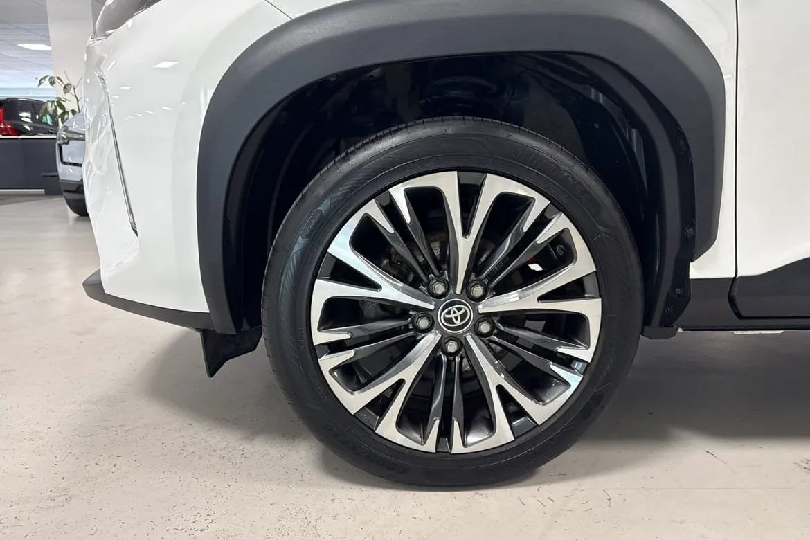 Vehicle image 7