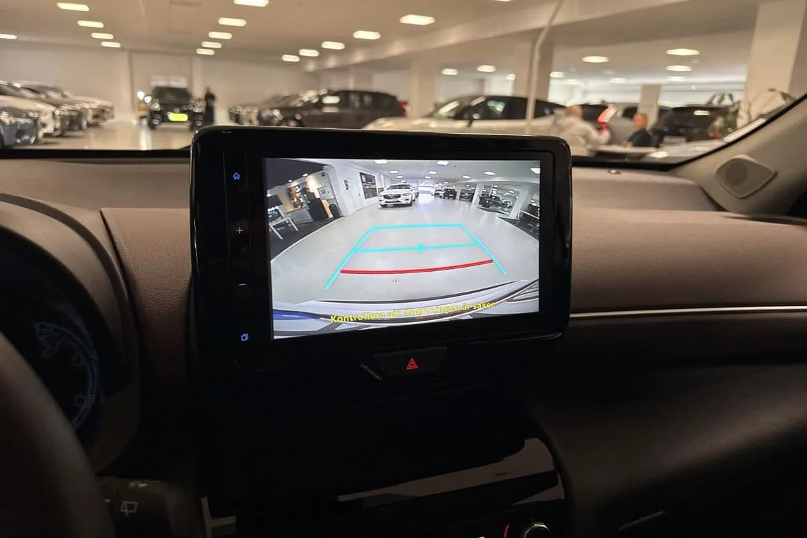 Vehicle image 8