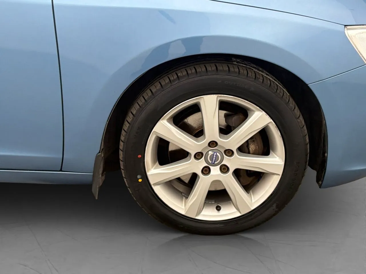 Vehicle image 30