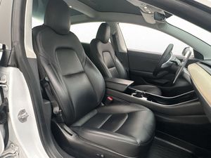 Tesla Model 3 bild 25