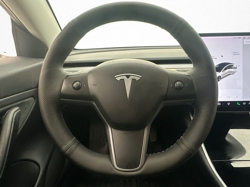 Tesla Model 3 bild 14