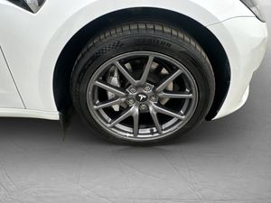 Tesla Model 3 bild 34