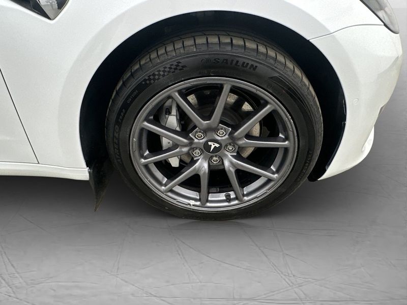 Tesla Model 3 bild 34