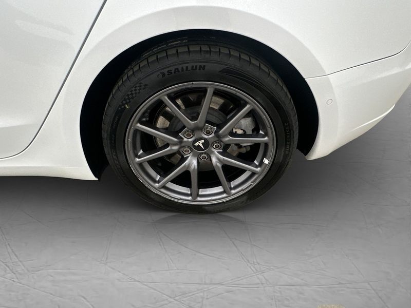 Tesla Model 3 bild 32
