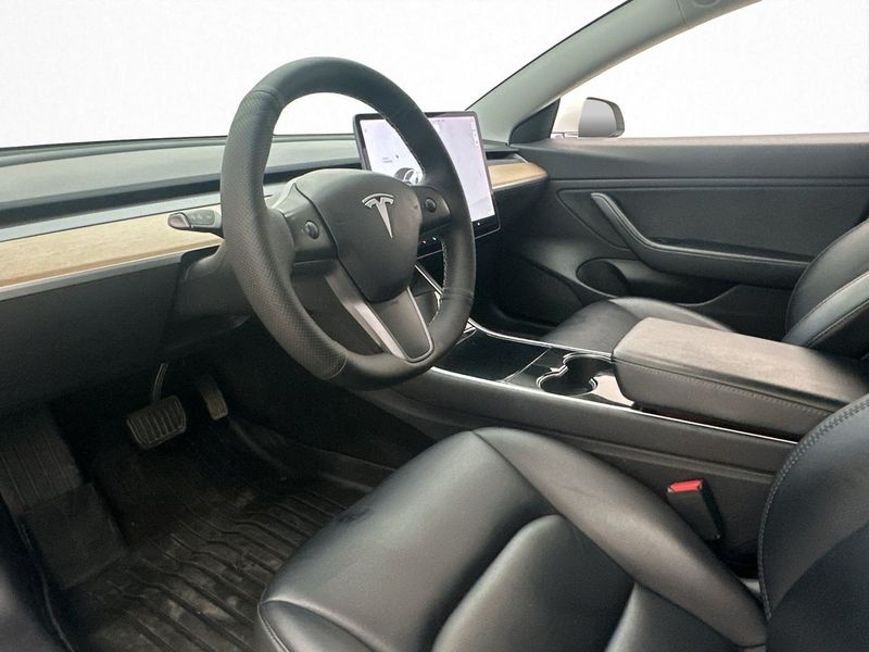 Tesla Model 3 bild 10