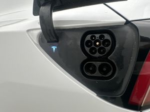 Tesla Model 3 bild 29