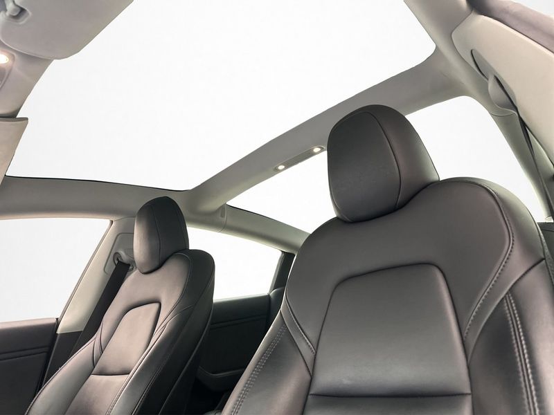 Tesla Model 3 bild 12