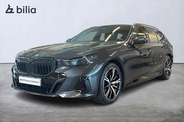 BMW 550 e xDrive Touring M Sport PRO B&W Panorama 360 Kamera Head up Drag - 2026