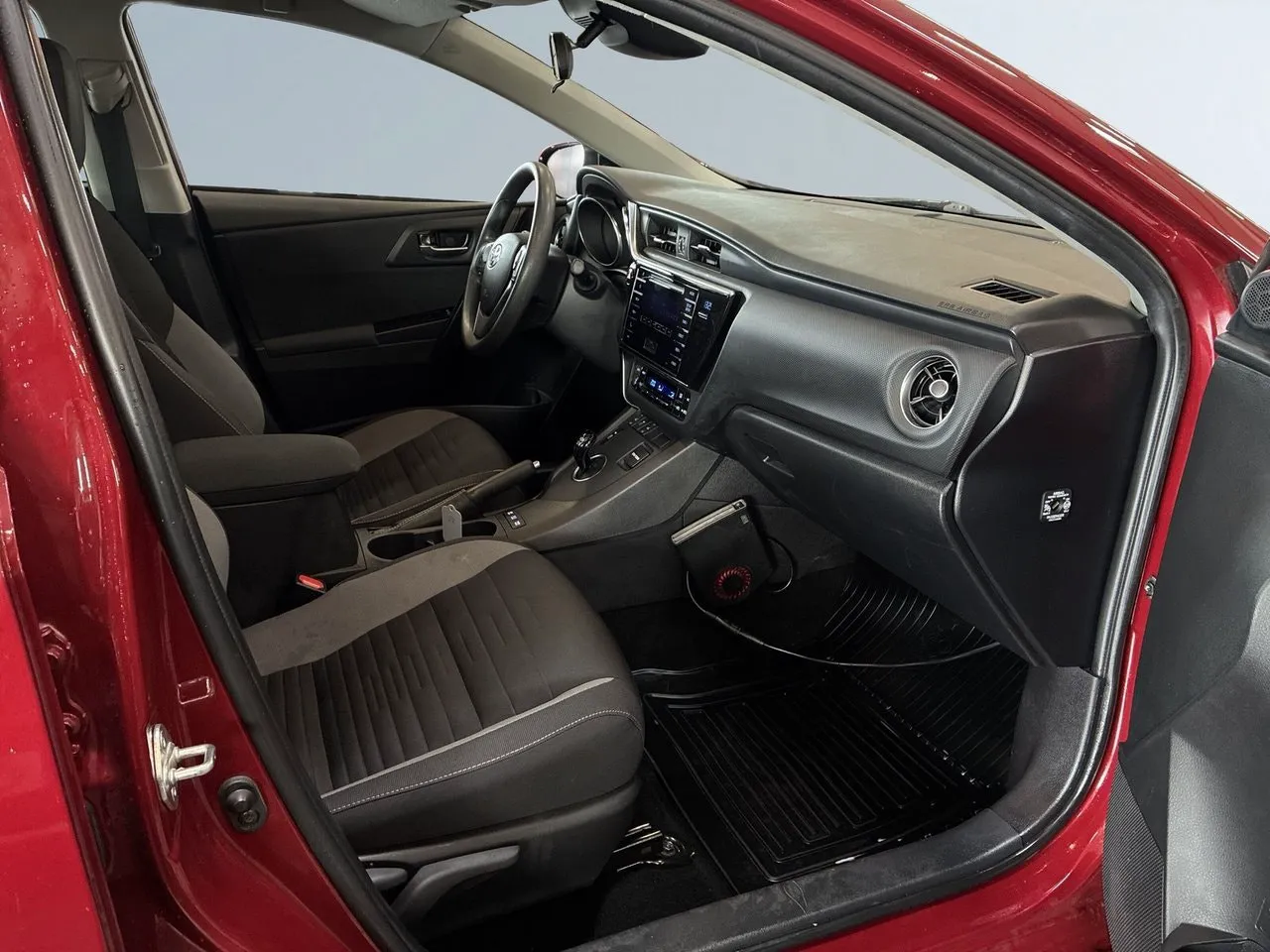 Vehicle image 9