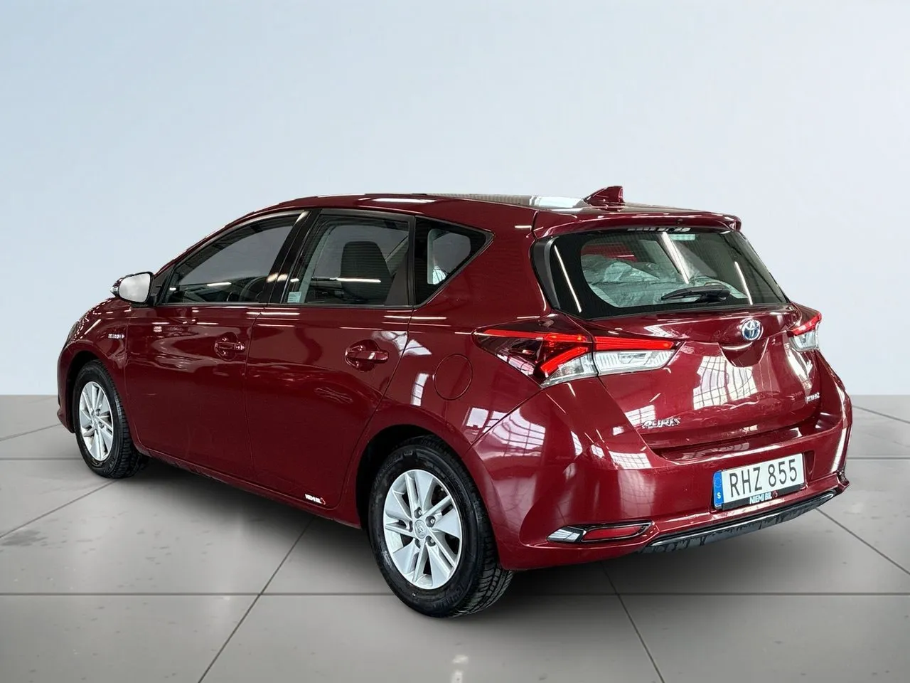 Vehicle image 4