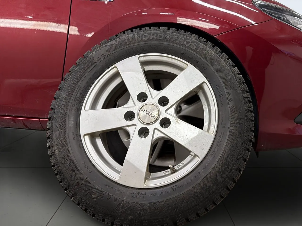 Vehicle image 13