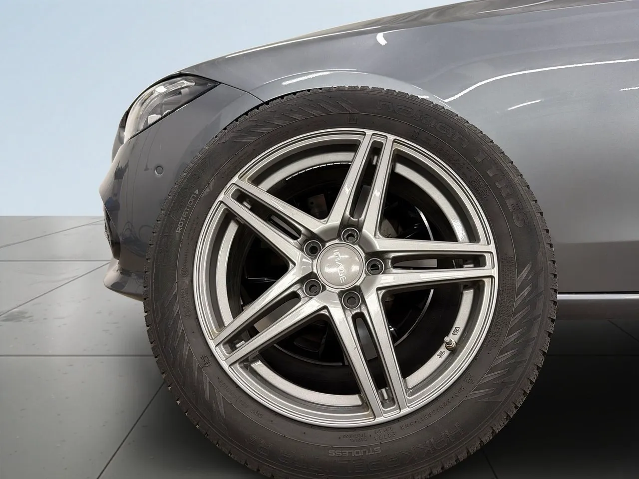 Vehicle image 13