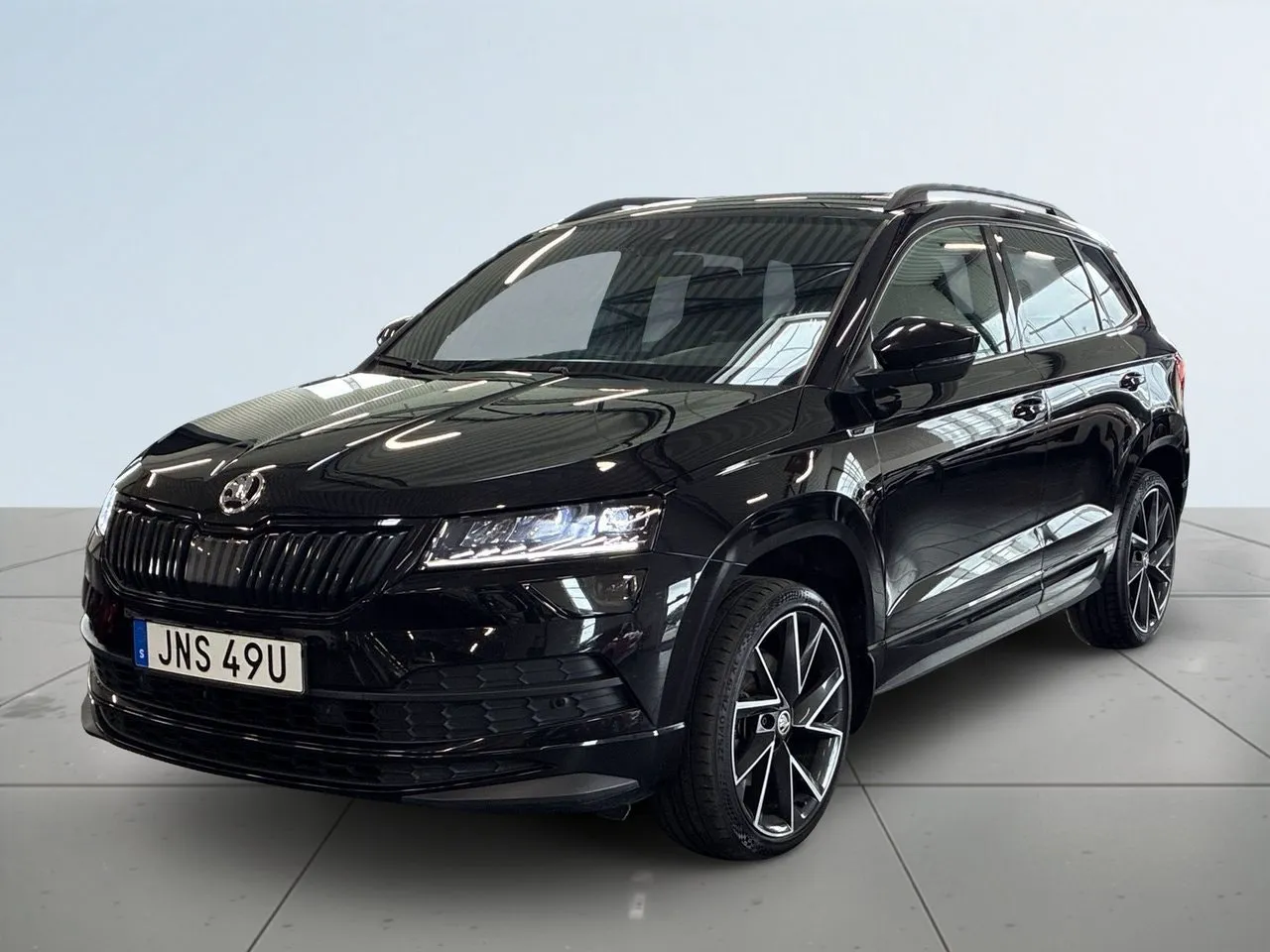 Vehicle image 15