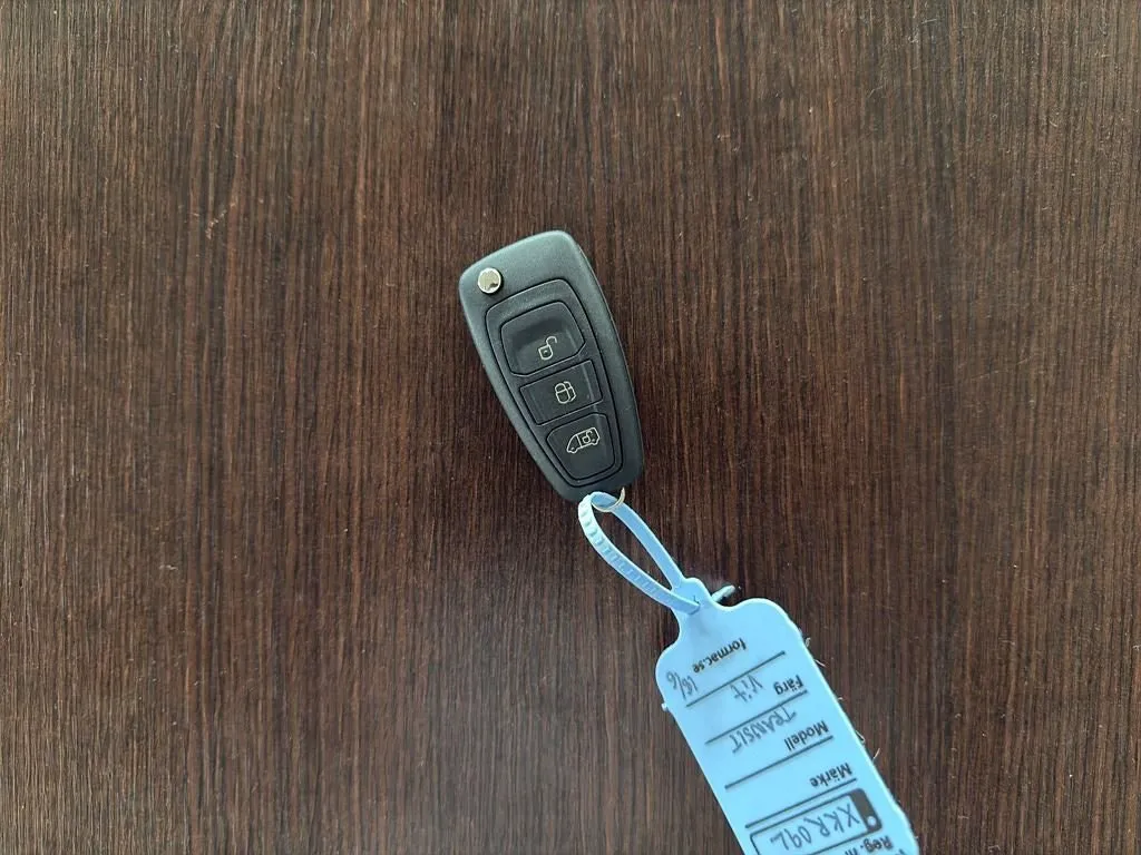 Vehicle image 18