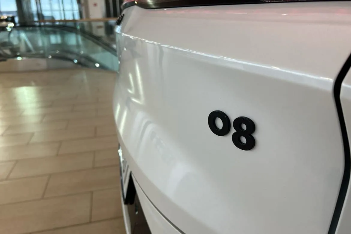 Vehicle image 11