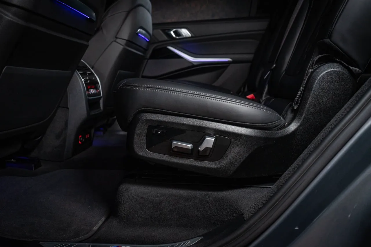 Vehicle image 36