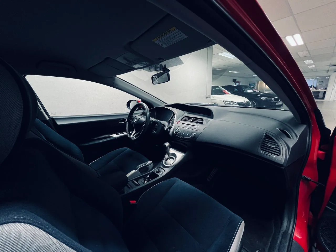 Vehicle image 9