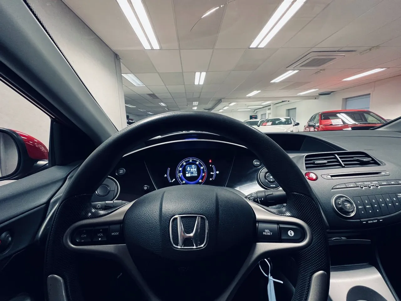 Vehicle image 13