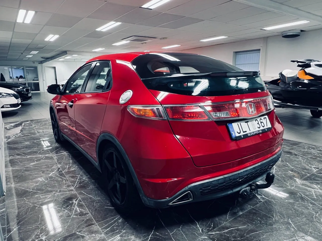 Vehicle image 5