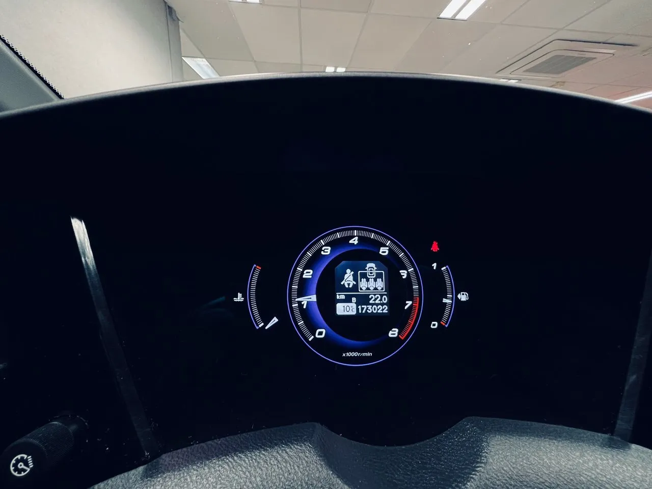 Vehicle image 15