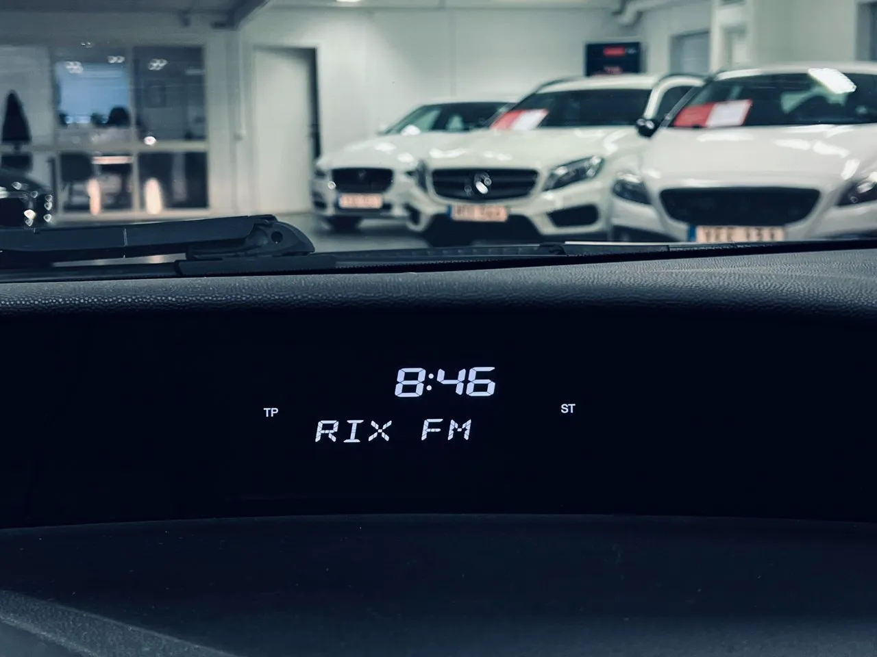 Vehicle image 19