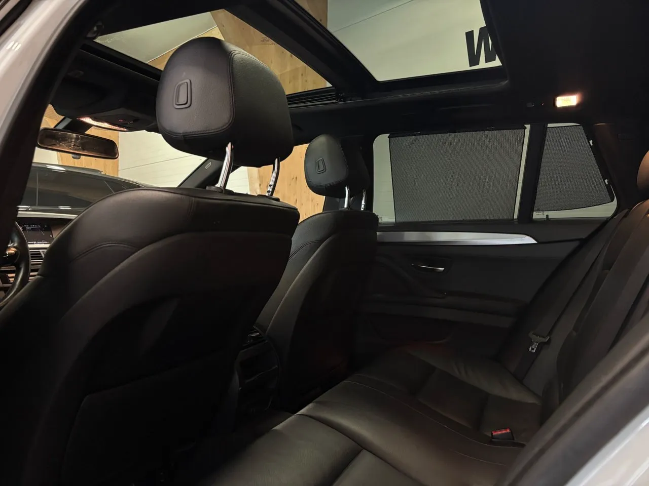 Vehicle image 21