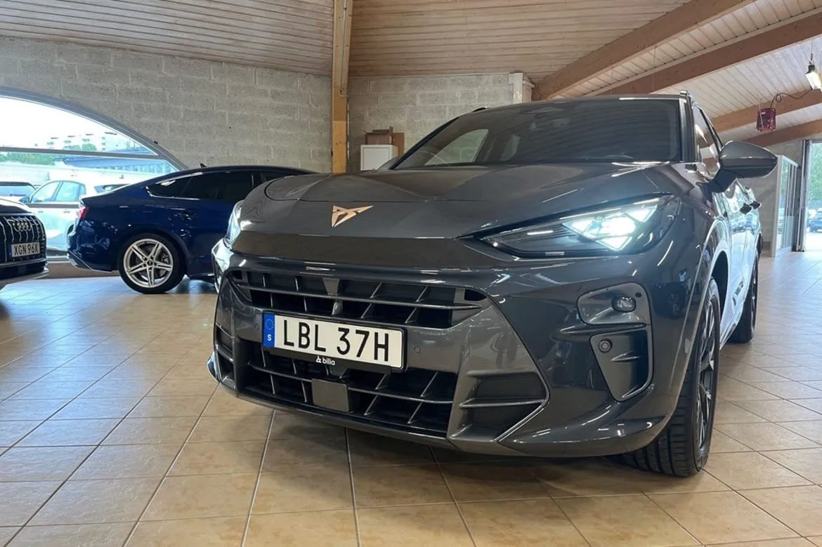 Vehicle image 23