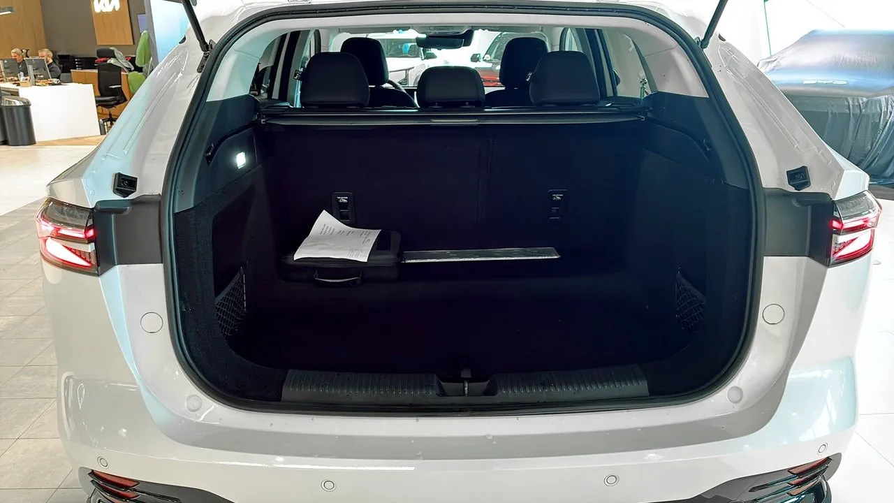 Vehicle image 20