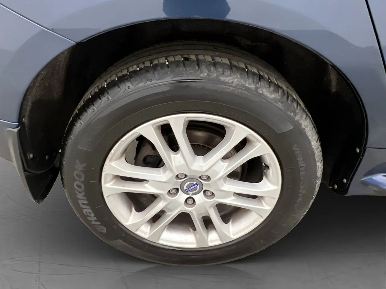 Vehicle image 30