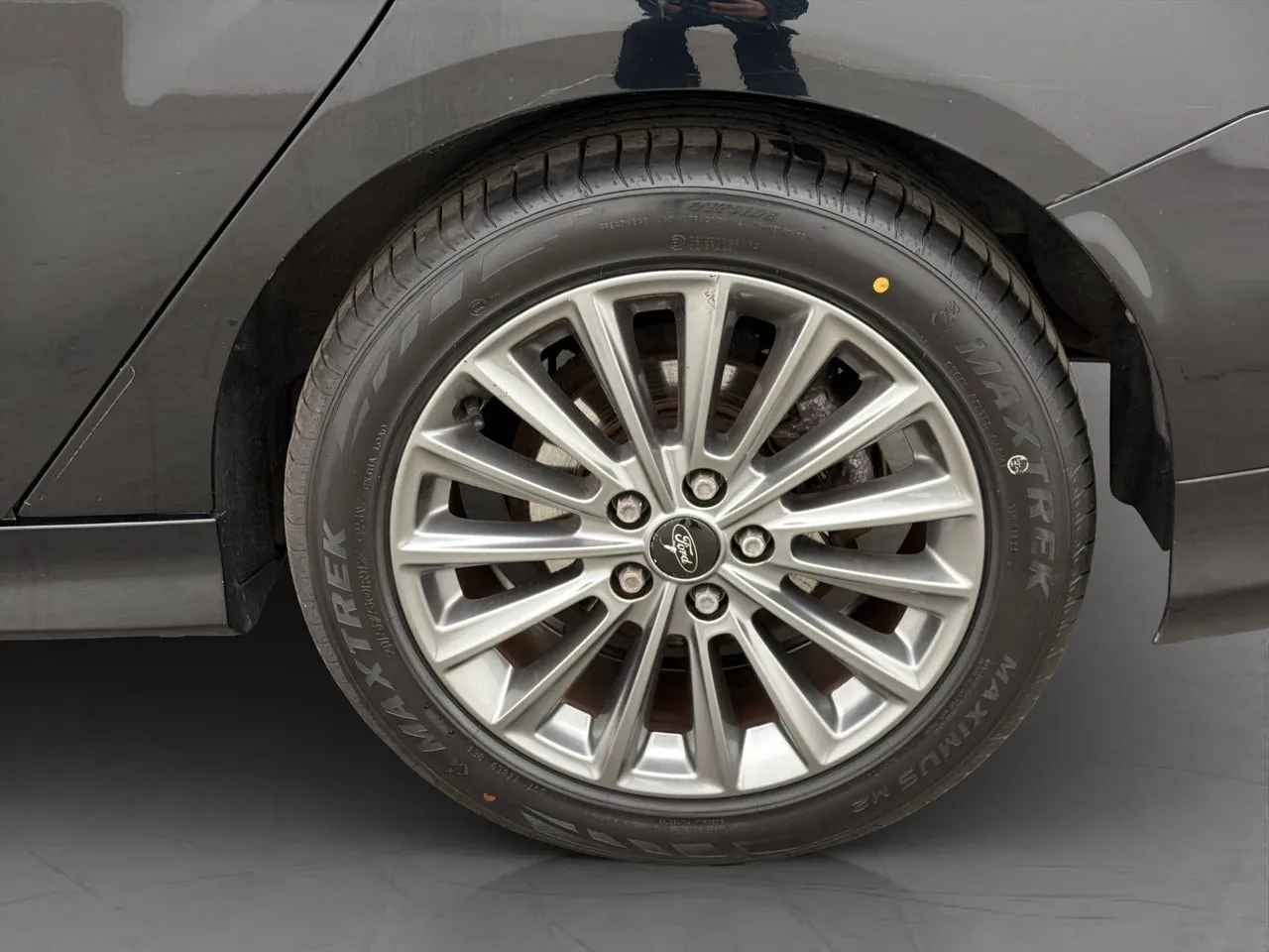 Vehicle image 25