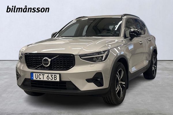 Volvo XC40 B3 FWD Bensin Plus Dark - 2025
