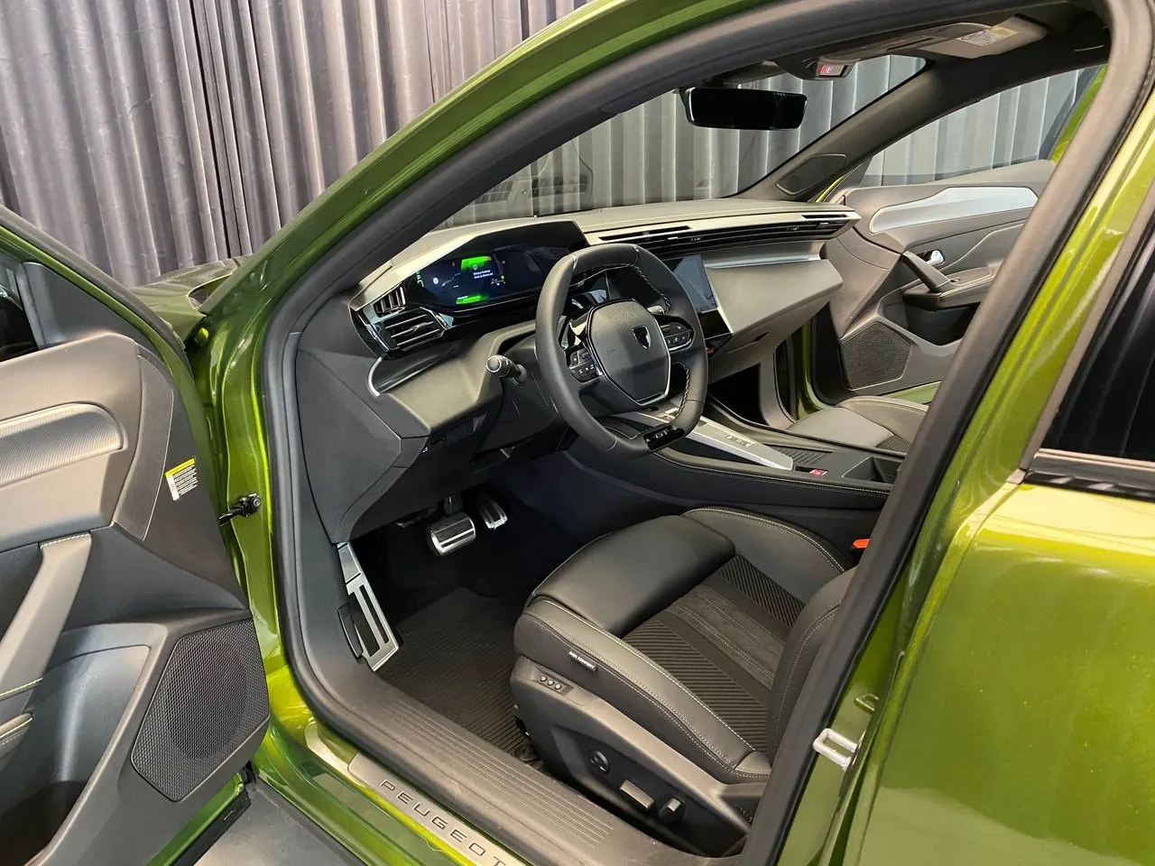 Vehicle image 35