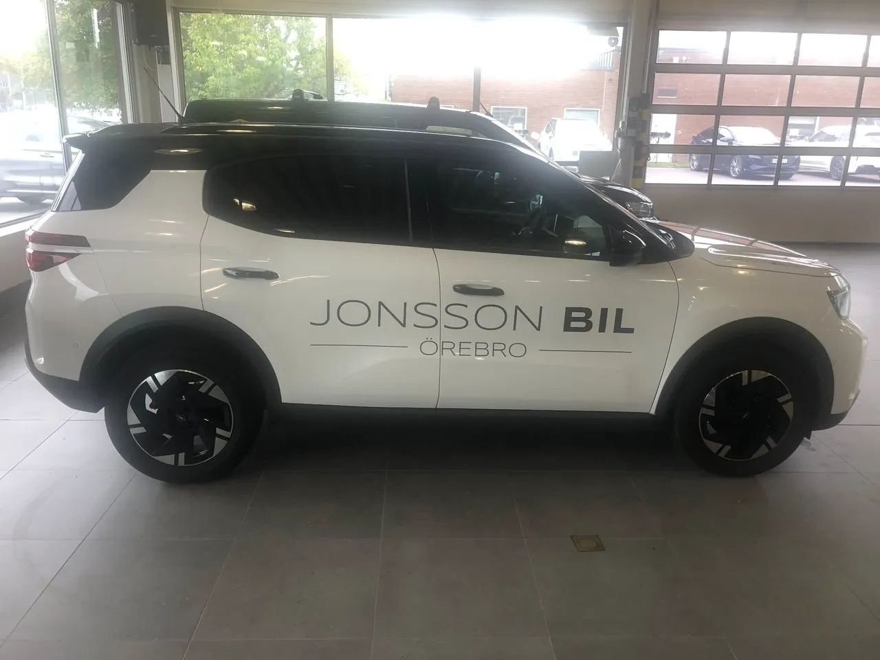Vehicle image 2