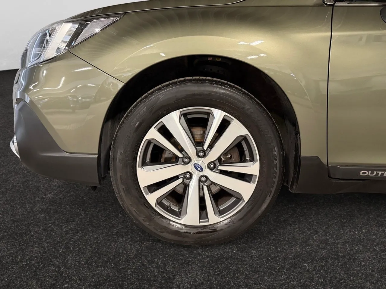 Vehicle image 13