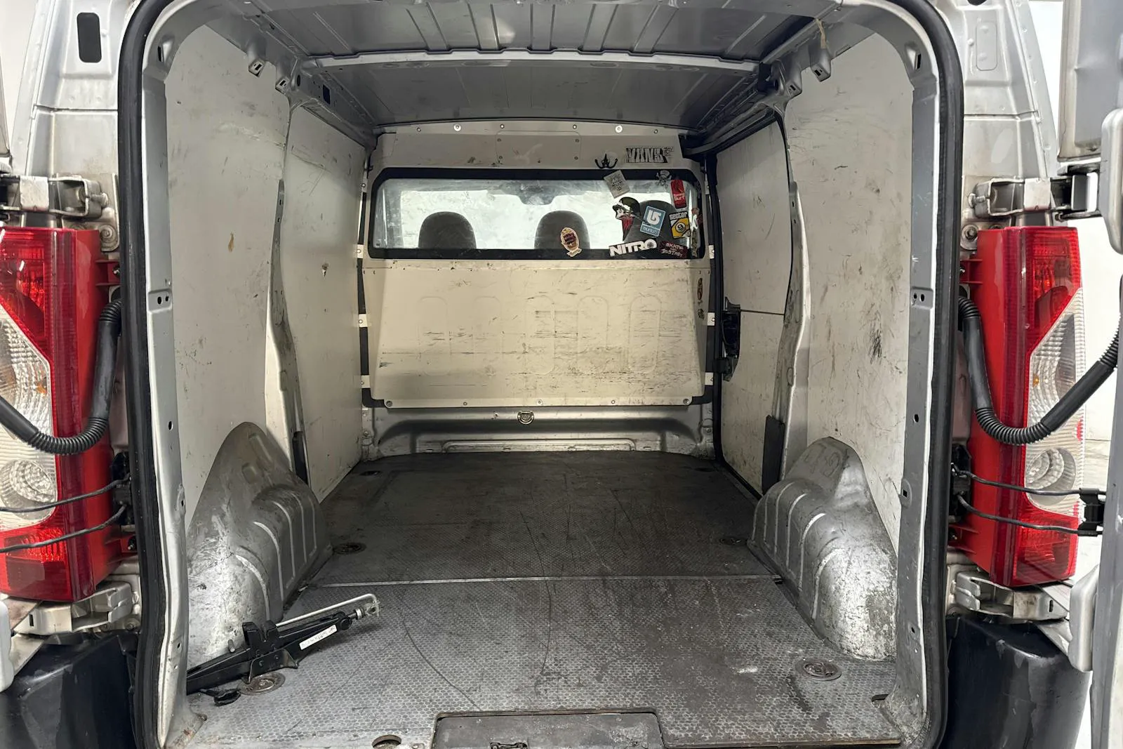 Vehicle image 6