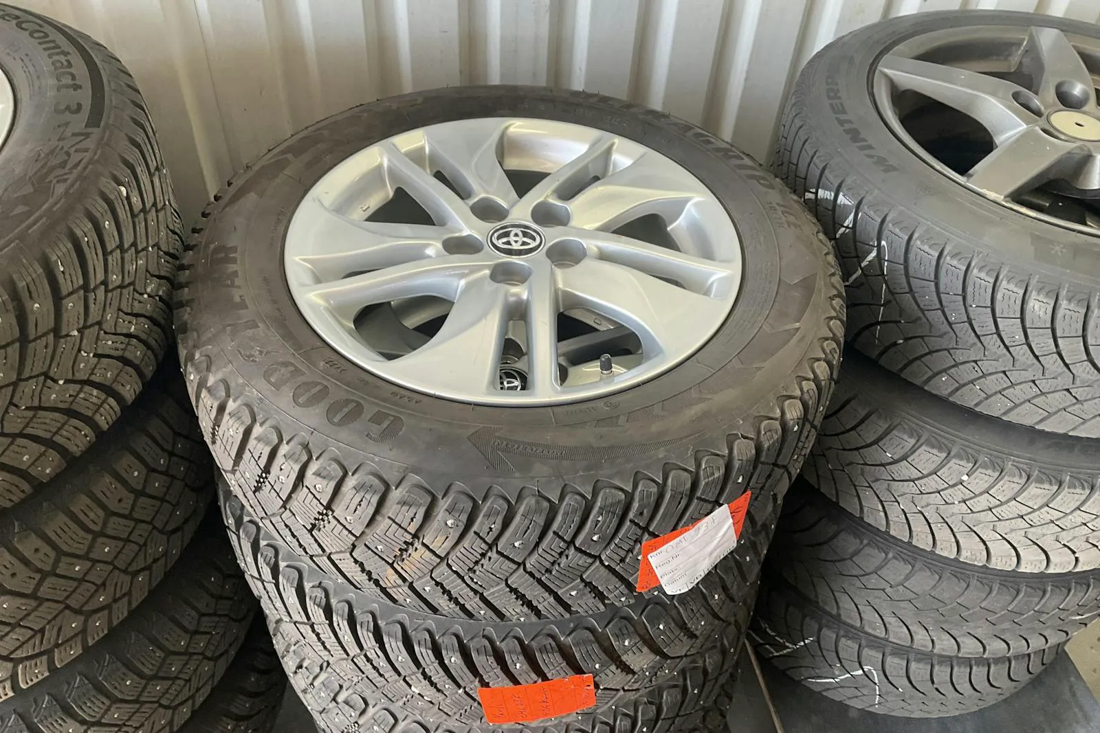 Vehicle image 11