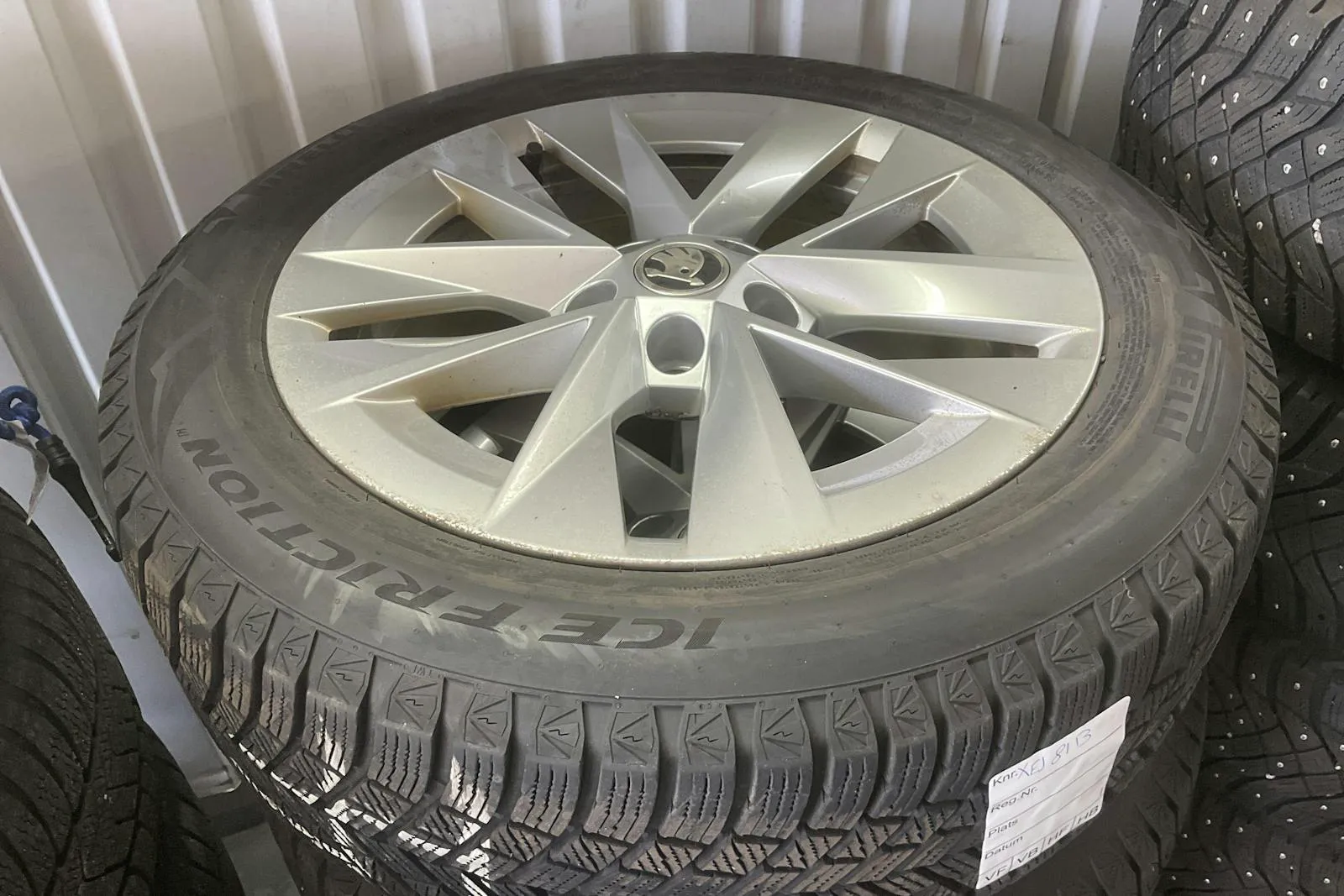 Vehicle image 13