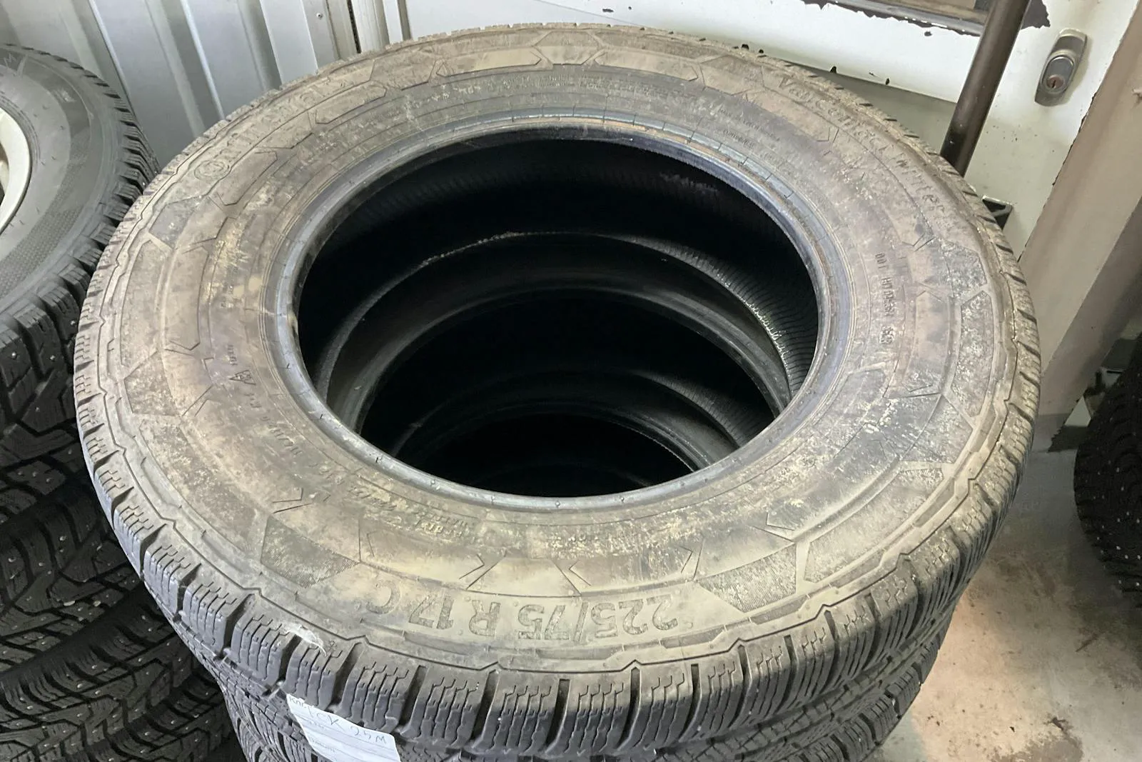 Vehicle image 14