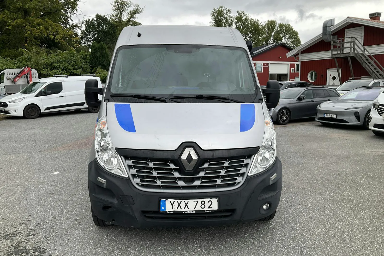 Vehicle image 3