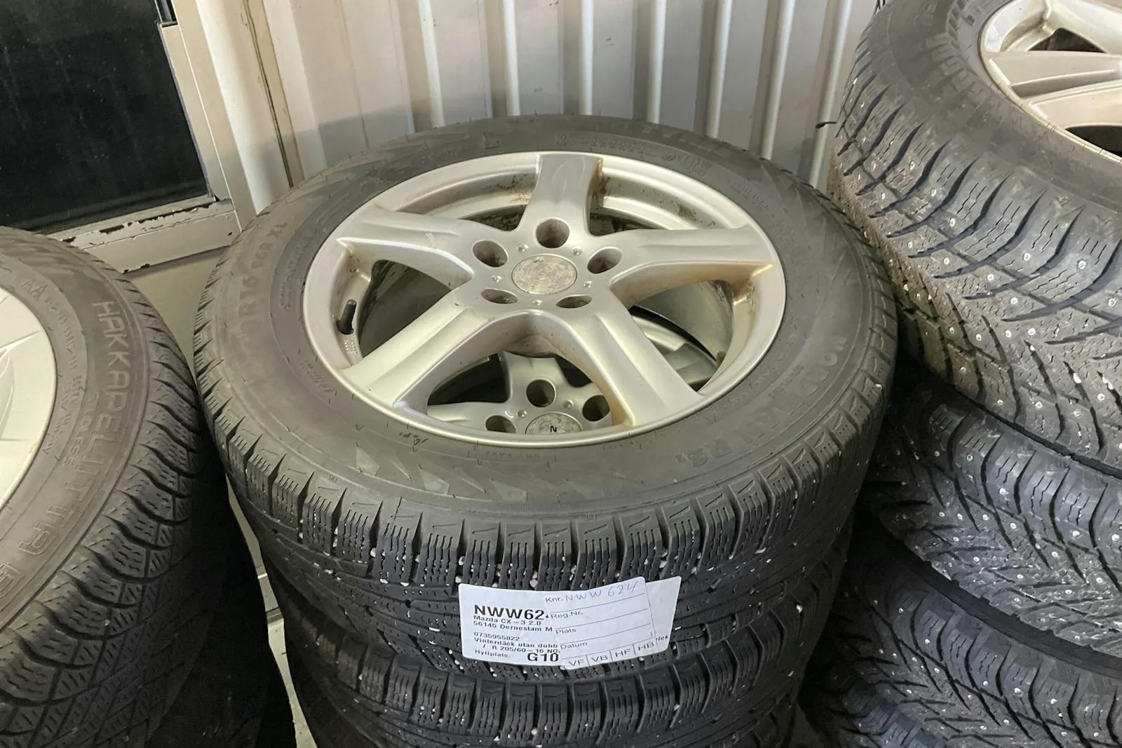 Vehicle image 12