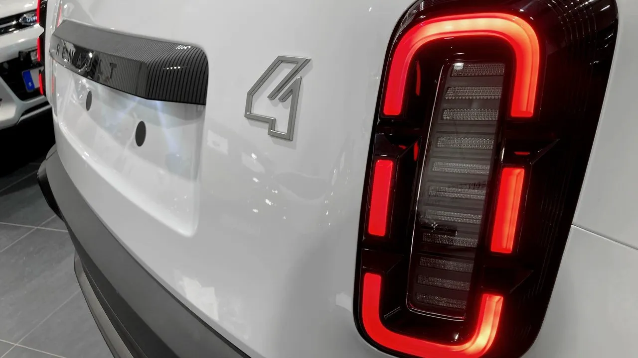 Vehicle image 21