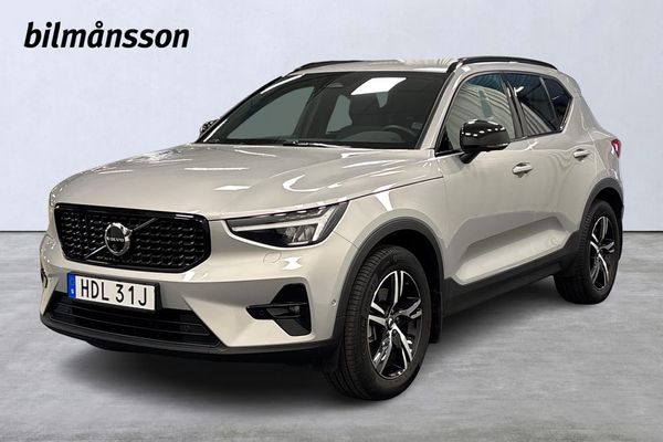 Volvo XC40 B3 FWD Bensin Plus Dark - 2025