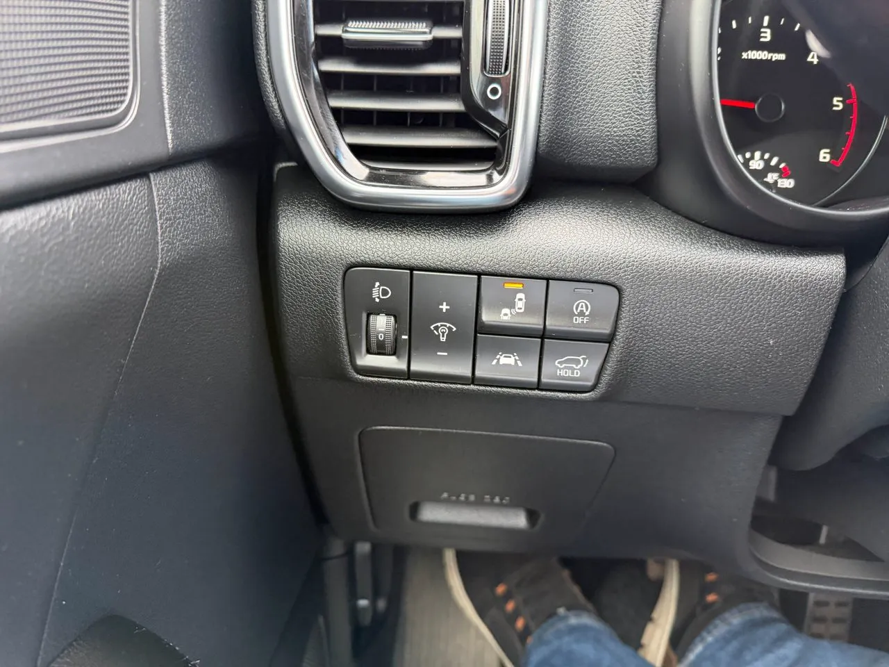 Vehicle image 26