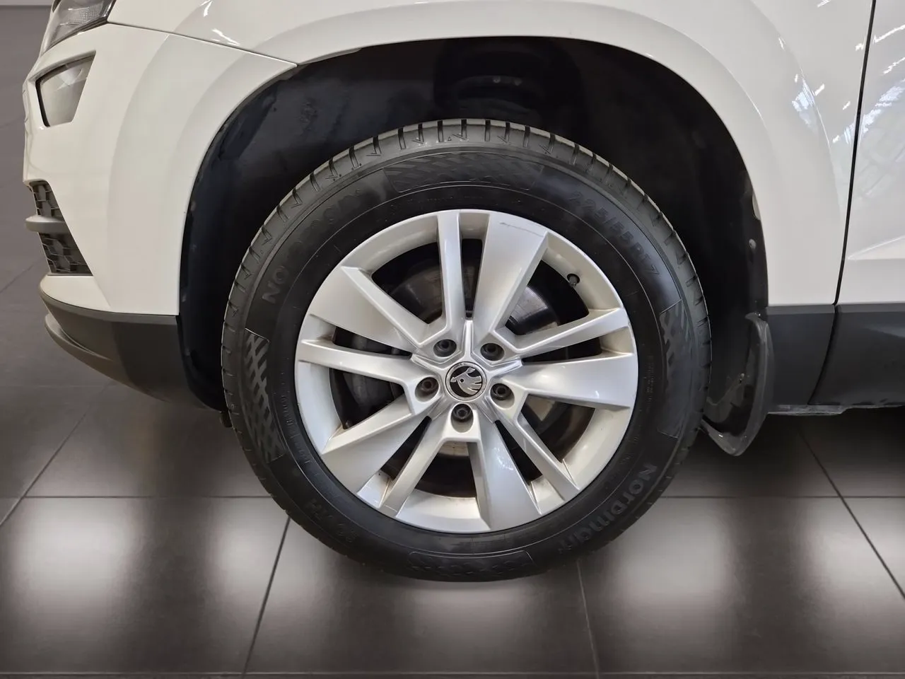 Vehicle image 8