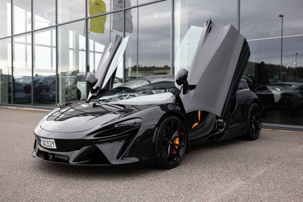 McLaren Artura 320 mil / Technology Pack / Svensksåld 1 brukare / - 2024