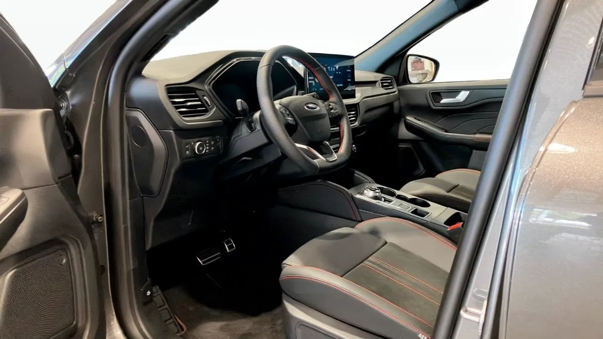 Vehicle image 18