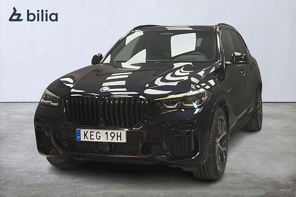 BMW X5 xDrive45e/M-Sport/HuD/360°/Pano/Drag/Låga Mil - 2022
