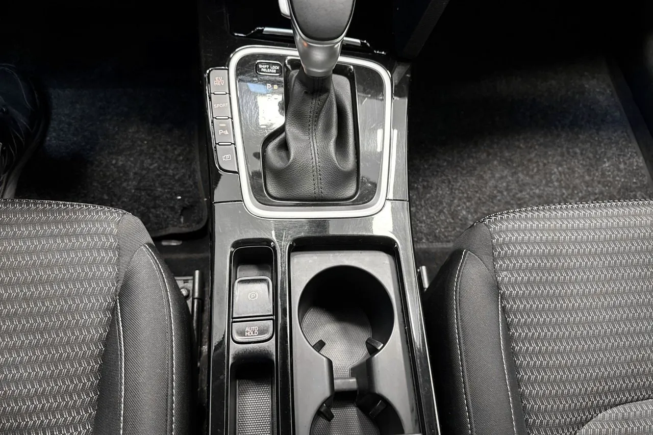 Vehicle image 18
