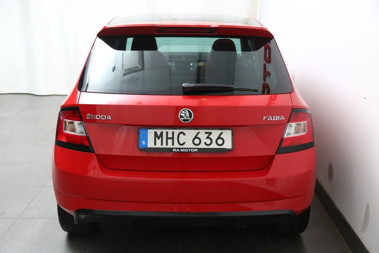 Vehicle image 6