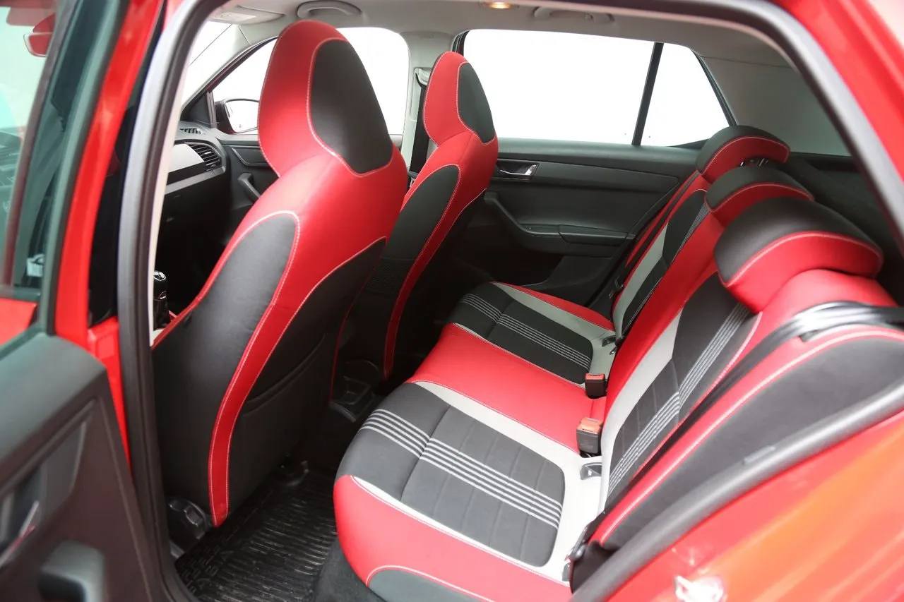 Vehicle image 21